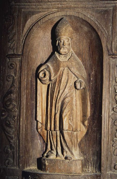 Tabernacle, détail d’une statuette : Saint évêque