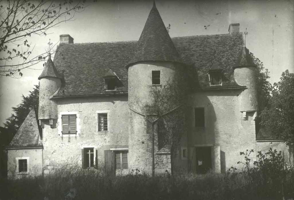 Château du Plessis : Façade sud-est, vue générale