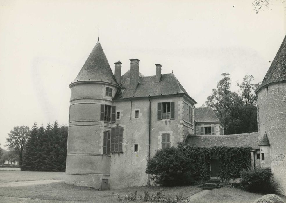 Château d'Yssertieux : Ensemble ouest, vue partielle