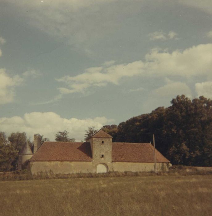 Château de Villiers : Communs, façade ouest, vue gnérale