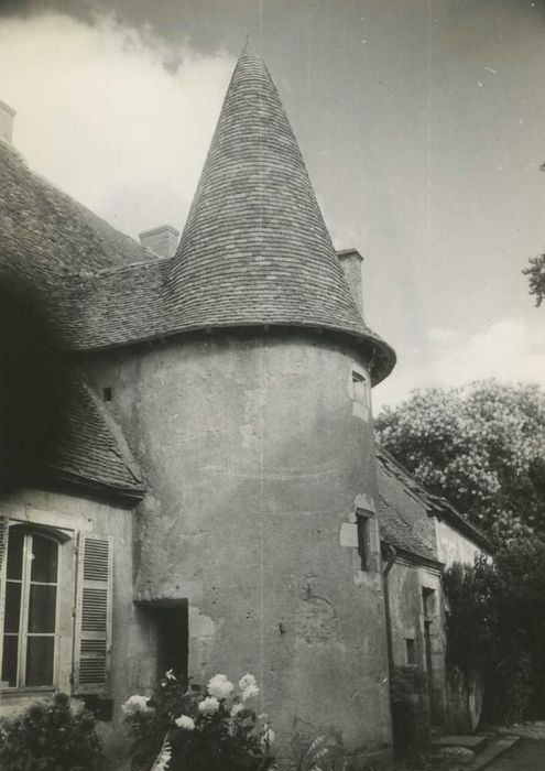 Maison, dite maison Grégueil (anciennement Petit Château) : Façade sud-ouest, vue générale de la tour