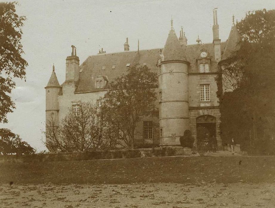 Château : Ensemble sud-est, vue générale