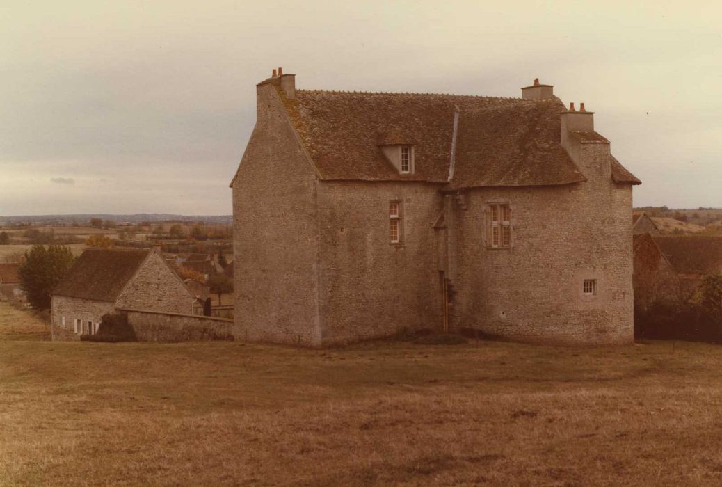 Château de la Salle : Ensemble nord-est, vue générale