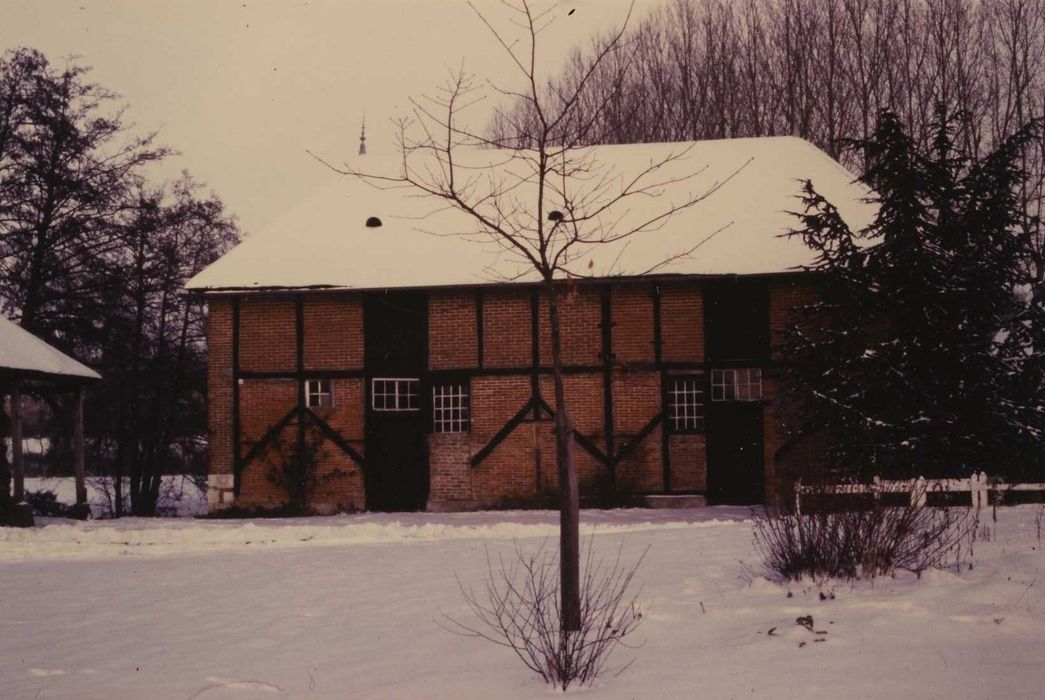 Domaine du Moulin au Riche : Grange (bâtiment C), façade sud-ouest, vue générale