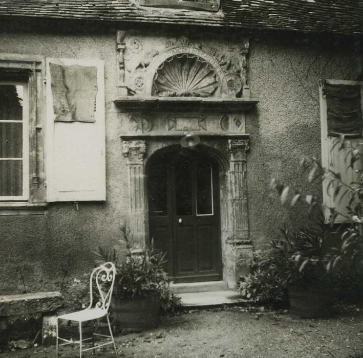 Hôtel ou maison dite de Charles VII (anciennement le Château Vieux) : Cour intérieure, logis, porte d’accès, vue générale