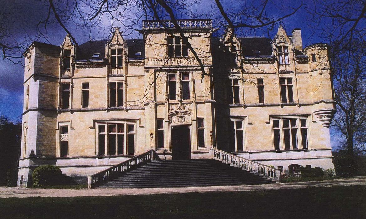 Château de la Brosse : Façade est, vue générale