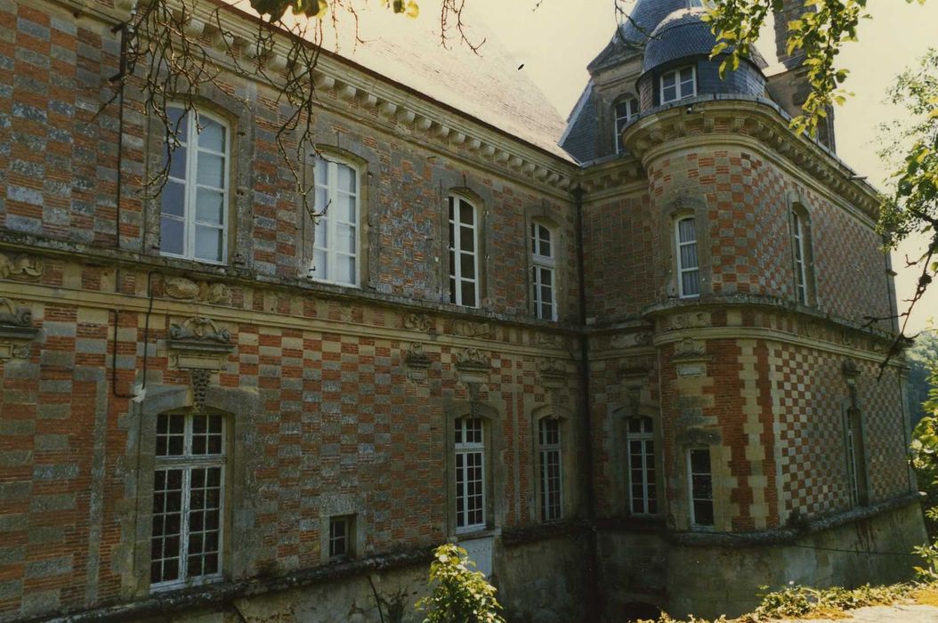 Château de la Maisonfort : Pavillon d’angle sud-ouest, vue générale