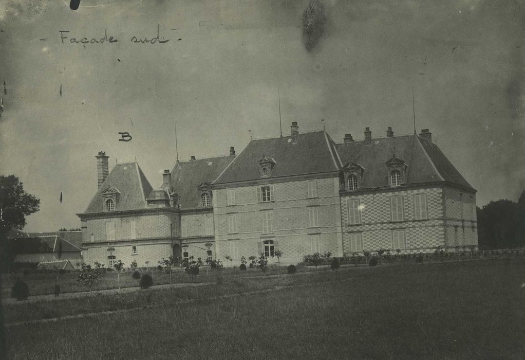 Château de la Maisonfort : Ensemble sud, vue générale