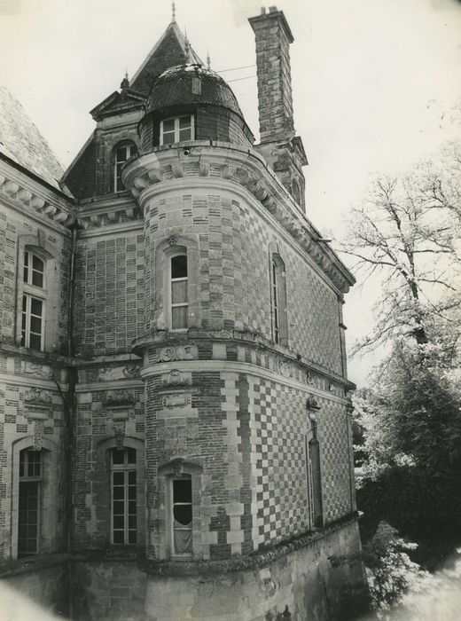 Château de la Maisonfort : Pavillon d’angle sud-ouest, vue générale