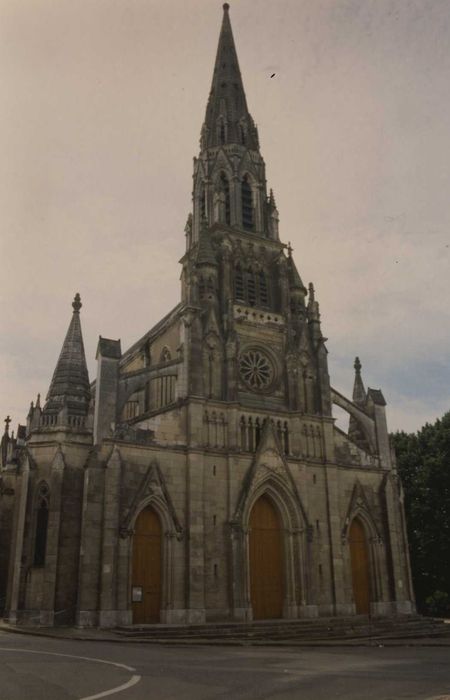 Eglise Notre-Dame : Façade occidentale, vue générale