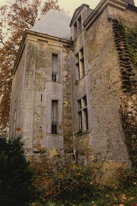 Château de Coulon : Pavillon nord, vue générale