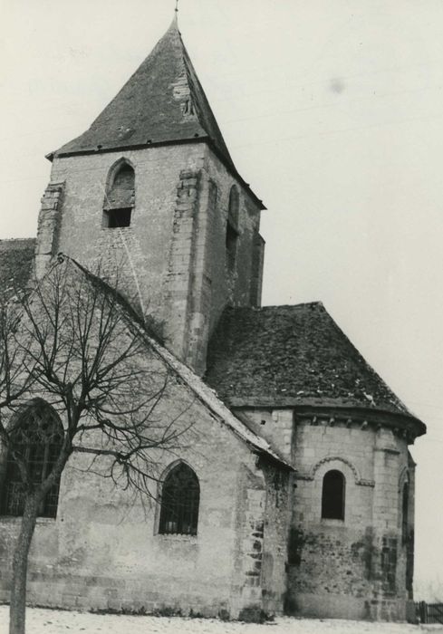 Eglise Saint-Etienne : Façade latérale sud, vue partielle