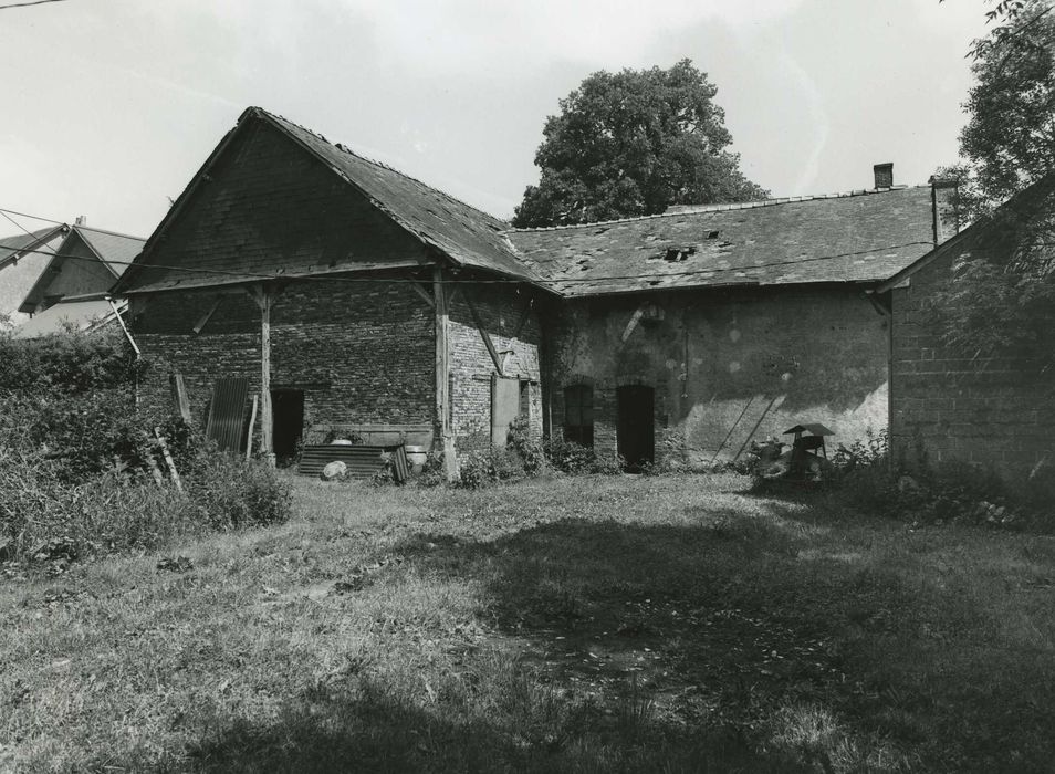 Ateliers et fours de potiers de La Borne (également sur commune de Morogues) : Atelier-four, ensemble sud, vue générale