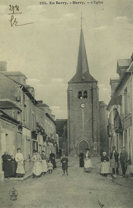 Eglise Saint-Loup : Façade occidentale, vue générale