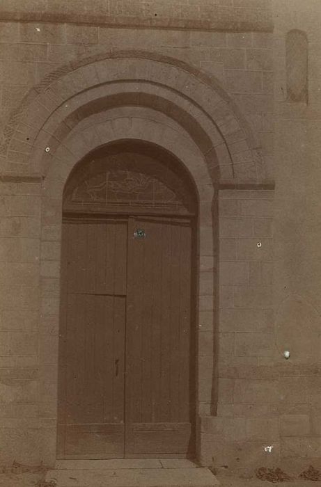 Eglise Saint-Martin-et-Saint-Roch : Portail occidental, vue générale