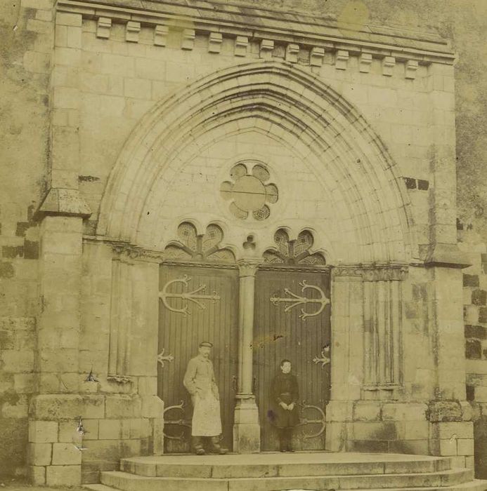 Eglise Saint-Aignan : Portail occidental, vue générale