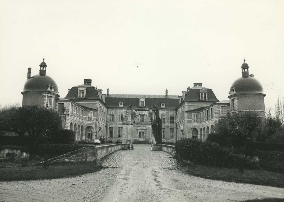 Château de la Ferté : Ensemble est, vue générale