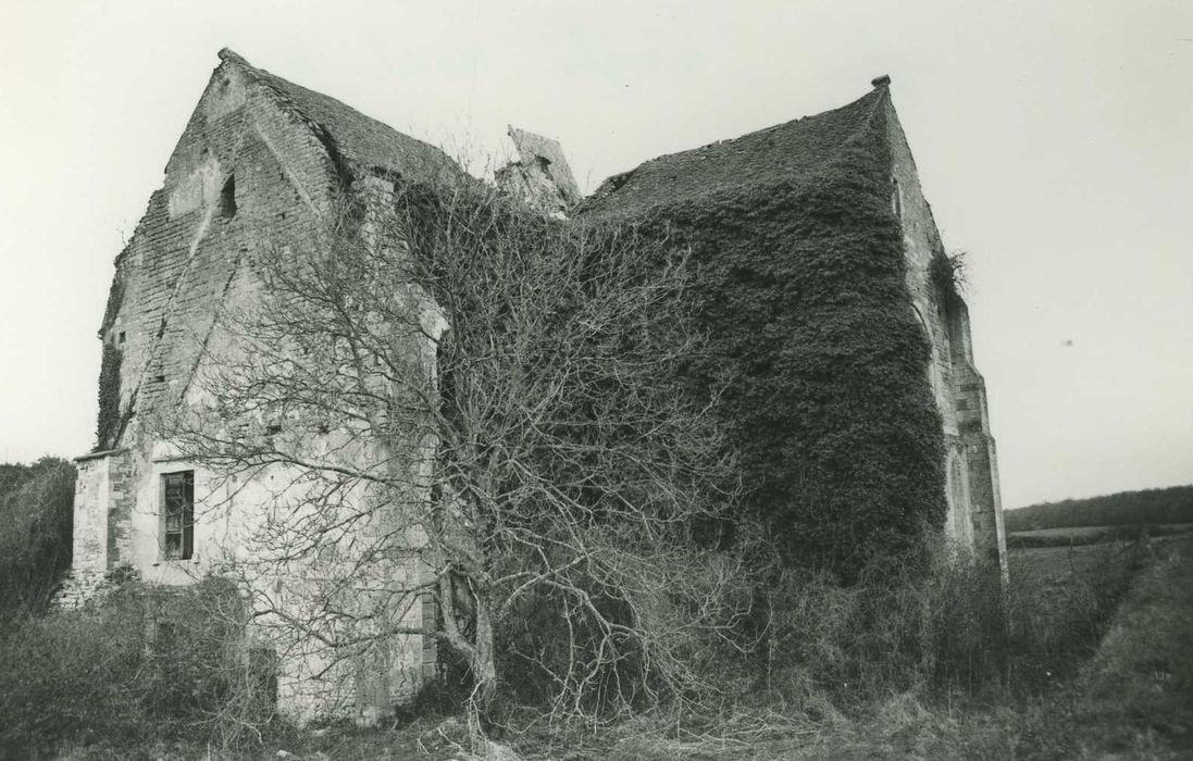 Abbaye Notre-Dame de Fontmorigny : Eglise abbatiale, ensemble nord, vuegénérale