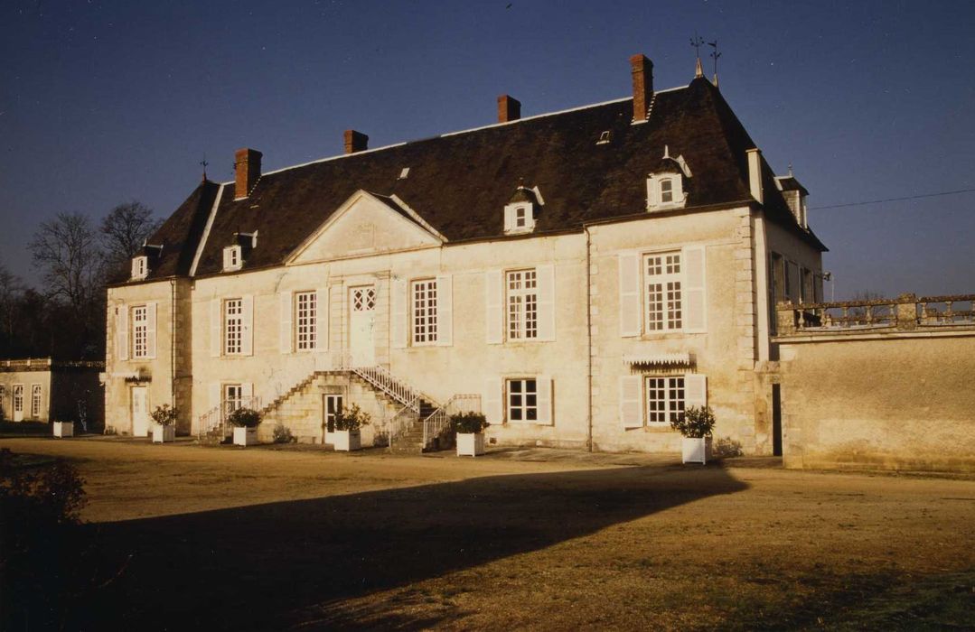 Château de Billeron : Façade sud, vue générale