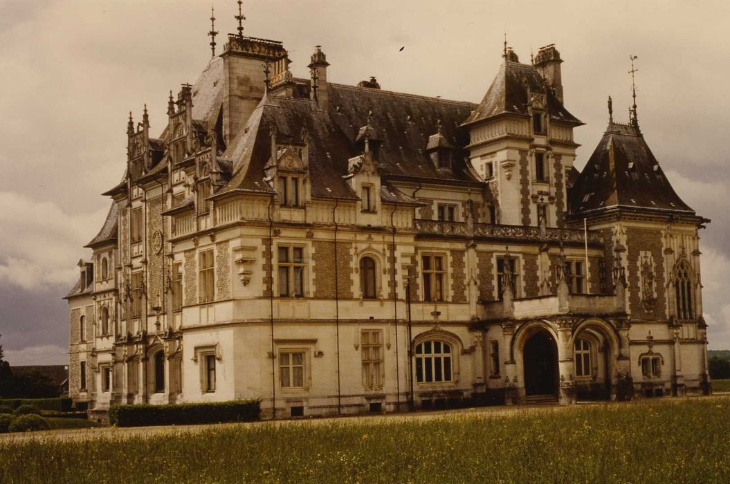 Château : Ensemble sud-est, vue générale