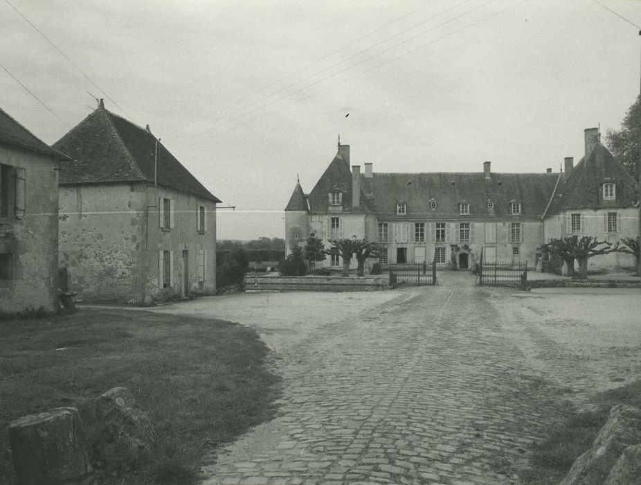 Château d'Autry : Ensemble est, vue générale