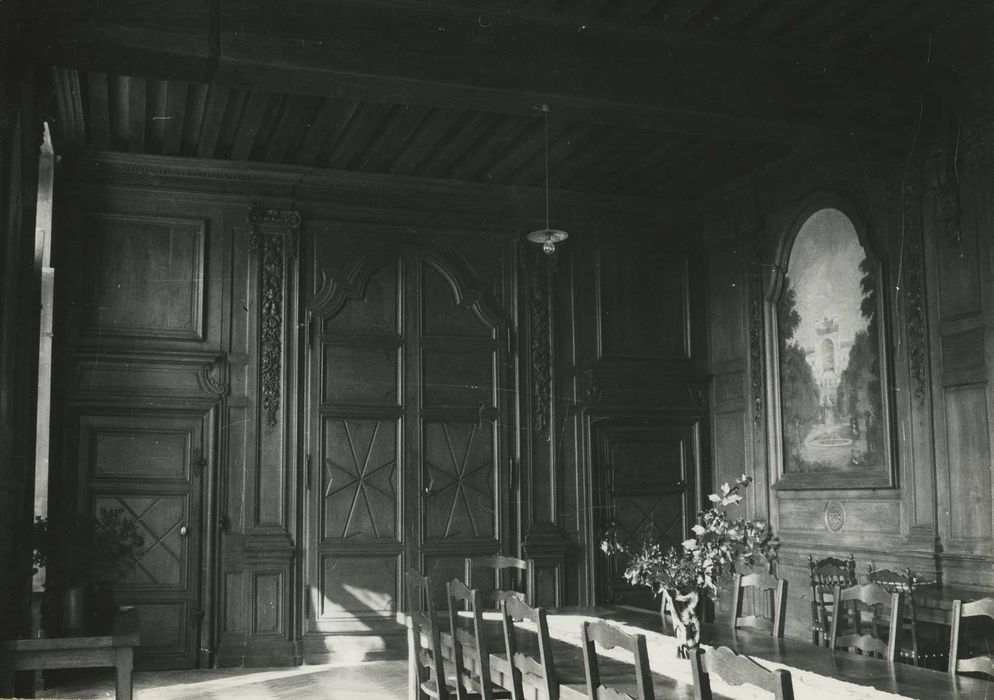 Ancienne abbaye de Loroy : Salle à manger, vue générale