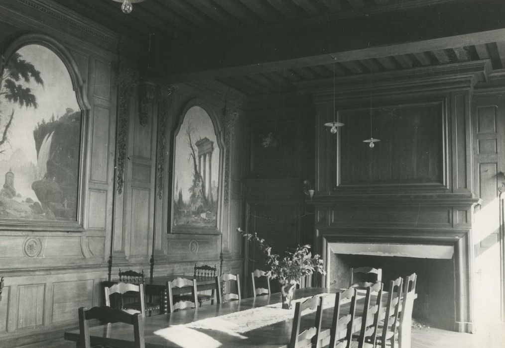 Ancienne abbaye de Loroy : Salle à manger, vue générale