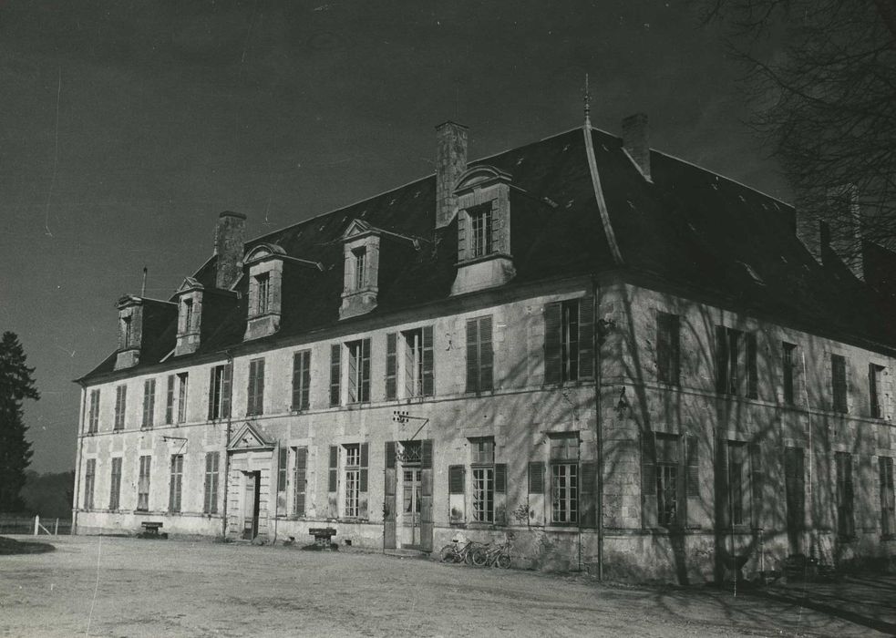 Ancienne abbaye de Loroy : Ensemble ouest, vue générale