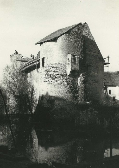 Ruines du château : Extrémité de l’aile sud, vue générale