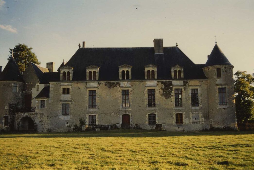 Château de Boucard : Aile nord, façade nord, vue générale