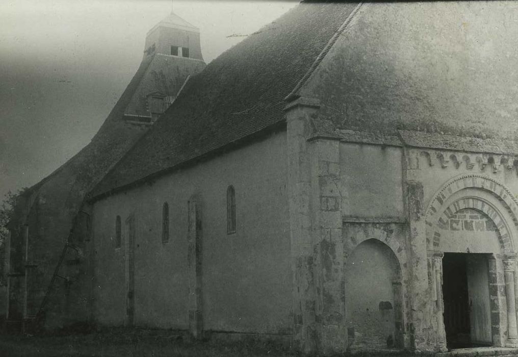 Eglise Saint-Julien : Ensemble nord-ouest, vue partielle