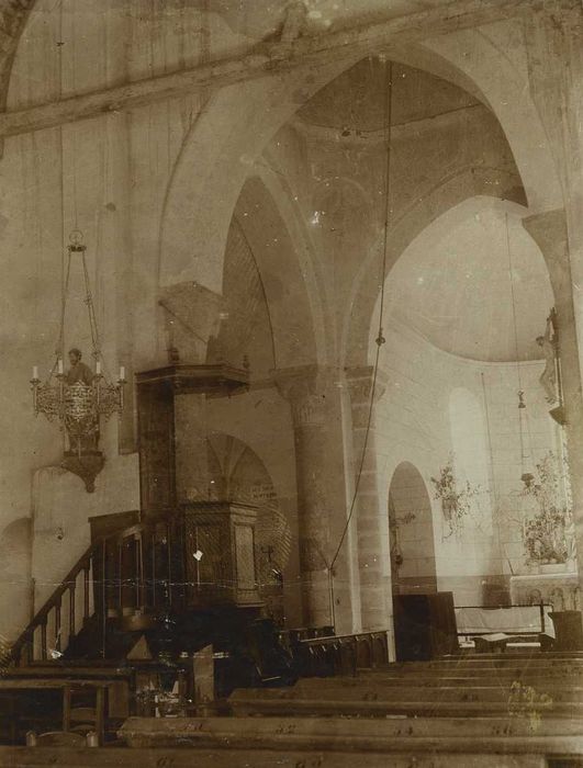 Eglise Saint-Julien : Nef, vue gnérale