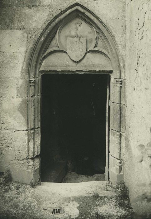 Presbytère : Porte d’accès au logis, vue générale