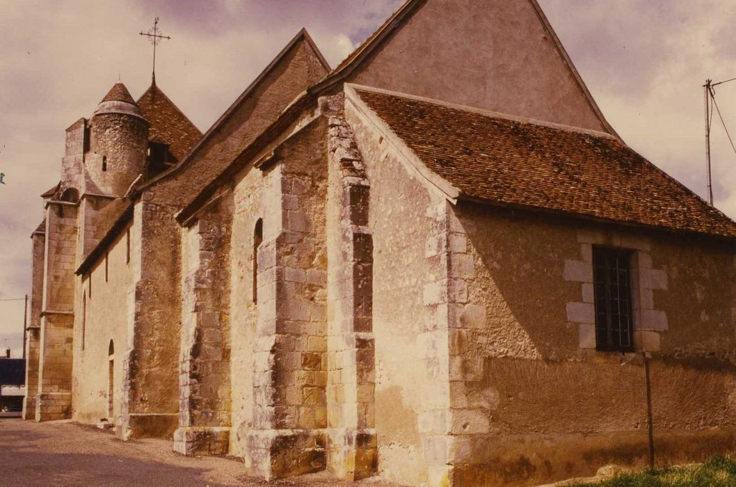 Eglise Saint-Baudel : Ensemble sud-est, vue générale