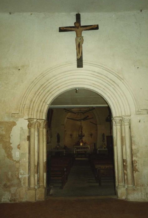 Eglise Saint-Baudel : Portail occidental, vue générale