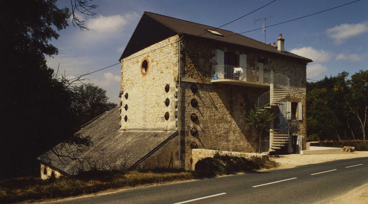 Ancienne usine métallurgique des Lavoirs : Haut-fourneau, ensemble sud-est, vue générale