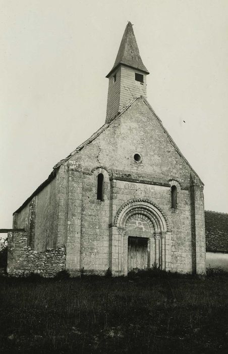 Eglise Saint-Paul : Façade occidentale, vue générale