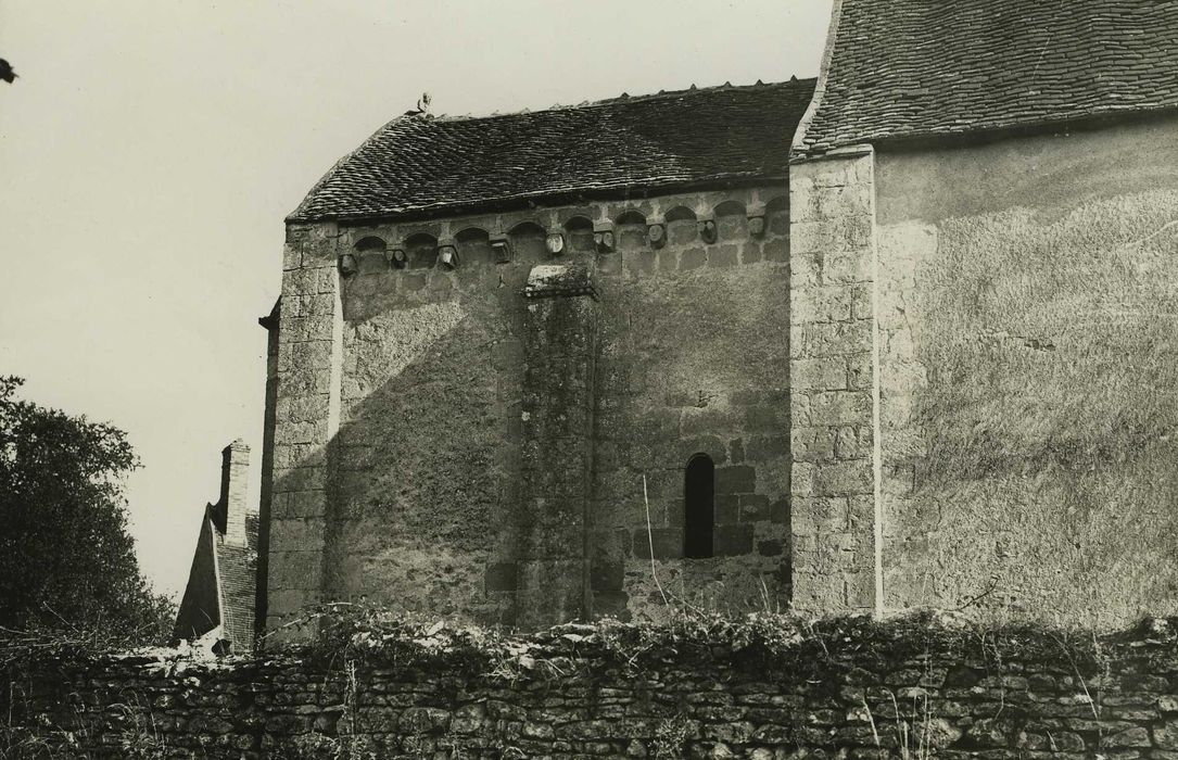 Eglise Saint-Paul : Façade latérale nord, vue partielle