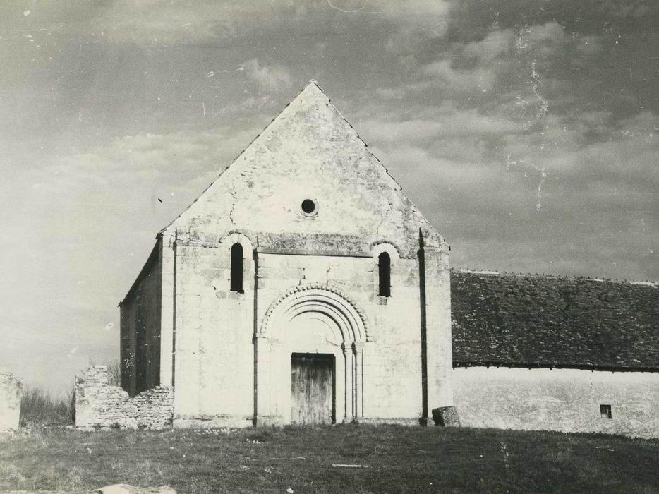 Eglise Saint-Paul : Façade occidentale, vue générale