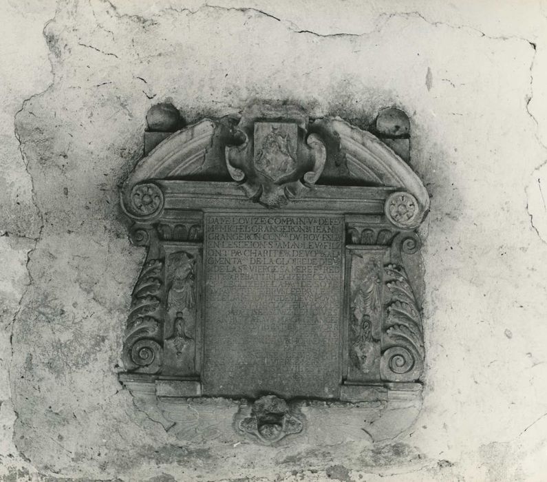 Plaque funéraire, vue générale