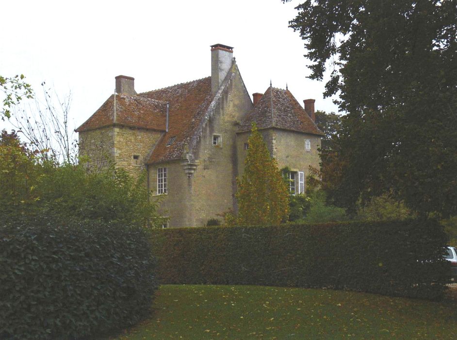 Château de Poisieux : Ensemble sud-ouest, vue partielle