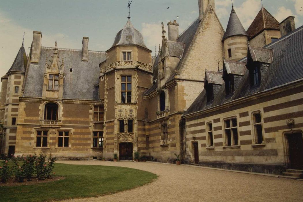 Château : Logis, façades sud-ouest, vue générale