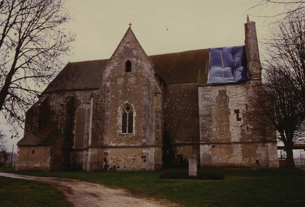 Eglise Saint-Etienne : Façade latérale nord, vue générale