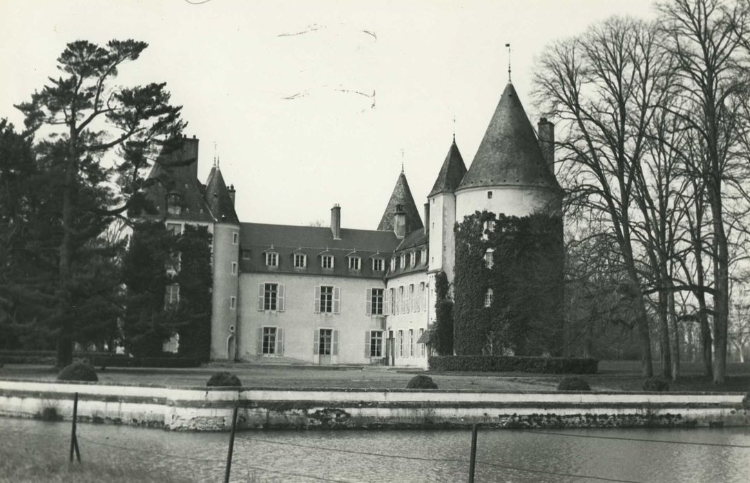 Château de la Forêt : Ensemble est, vue générale