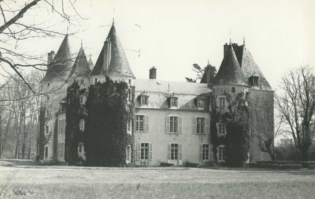 Château de la Forêt : Ensemble nord-ouest, vue générale