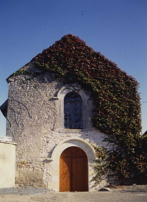 Eglise du prieuré Saint-Martin : Façade occidentale, vue générale