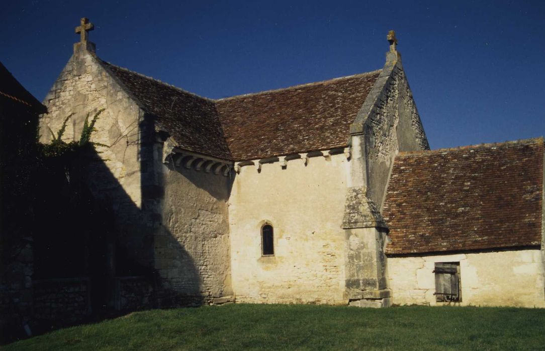 Eglise du prieuré Saint-Martin : Choeur et chapelle seigneuriale, ensemble sud-est, vue générale