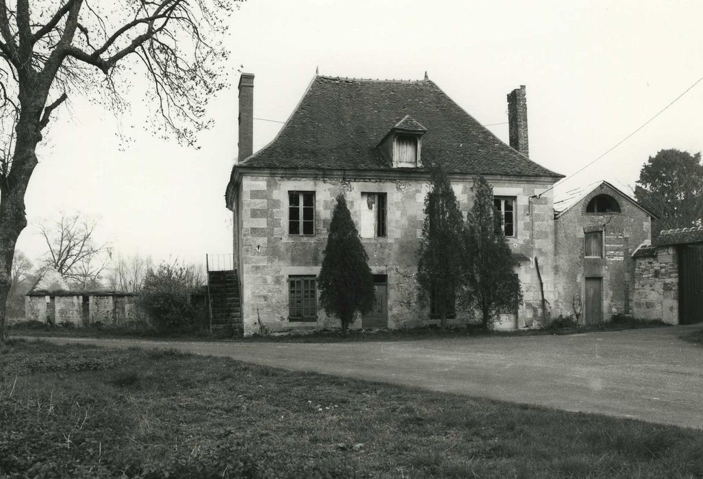 Petite Forge : Ancien logement des employés, façade ouest, vue générale