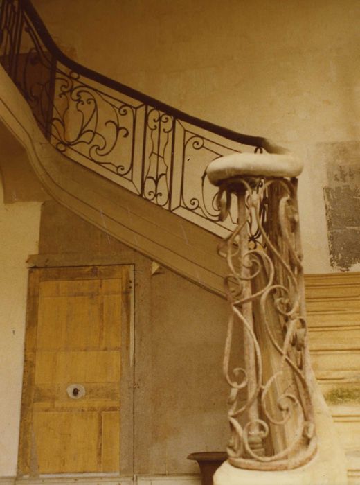 Château de Bigny : Escalier monumental, vue partielle