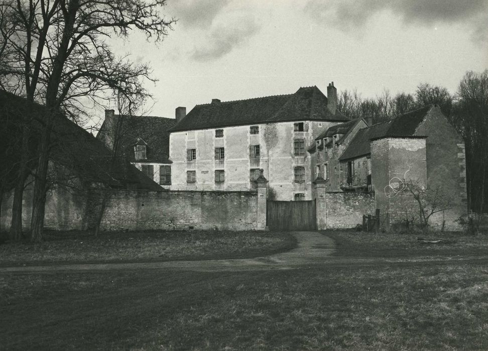 Château de Bigny : Ensemble sud-ouest, vue générale